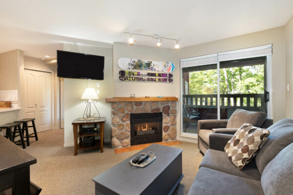 Quiet village 1 bedroom-walk to lifts! (TP254) - Image 3