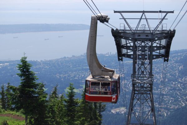 Capilano Bridge & Grouse Mountain - Private Group of 4 People
