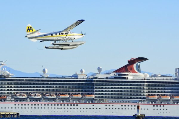 Victoria, Butchart Gardens & Seaplane Flight - Private Group of 4 People